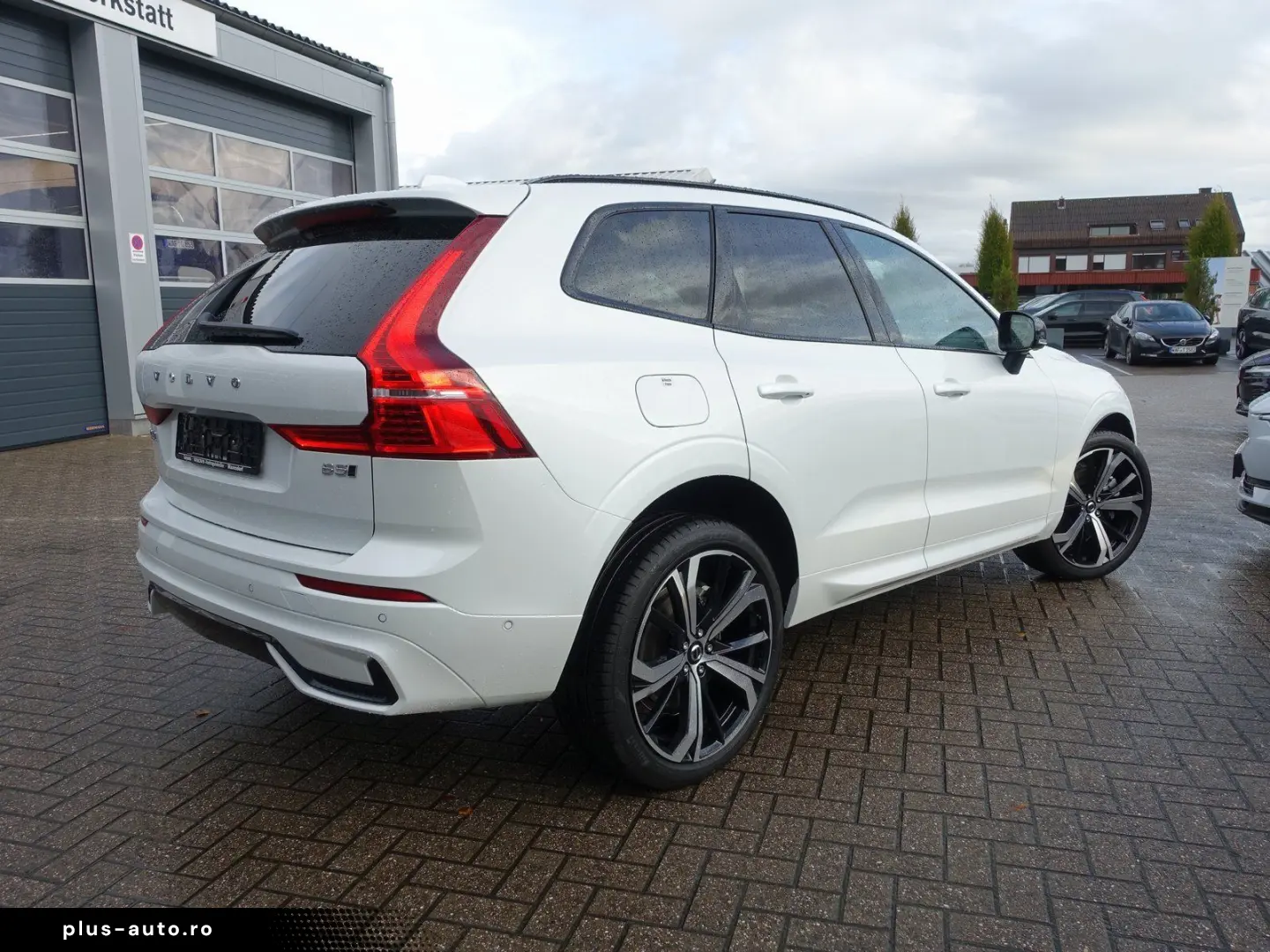 VOLVO XC60 Plus B5 AWD Four-C AHK HeadUp 360 Cam Pano