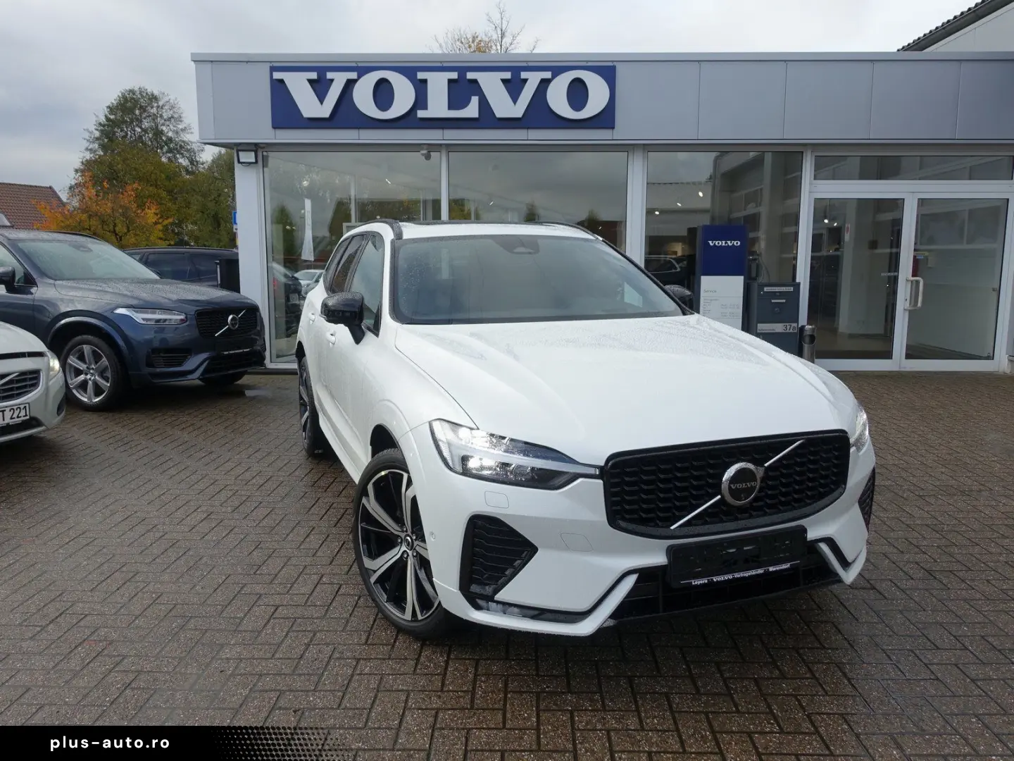 VOLVO XC60 Plus B5 AWD Four-C AHK HeadUp 360 Cam Pano