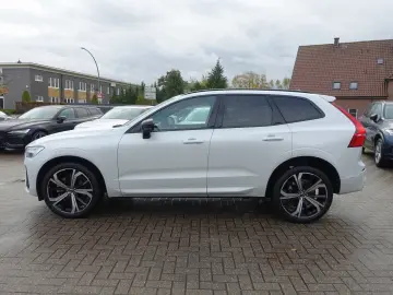 VOLVO XC60 Plus B5 AWD Four-C AHK HeadUp 360 Cam Pano