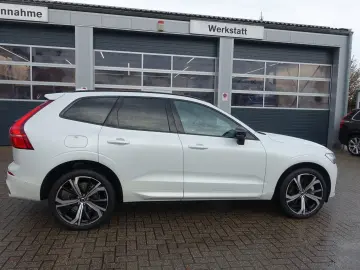 VOLVO XC60 Plus B5 AWD Four-C AHK HeadUp 360 Cam Pano