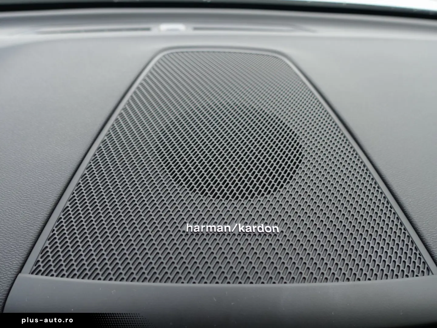 VOLVO XC60 Plus B5 AWD Four-C AHK HeadUp 360 Cam Pano