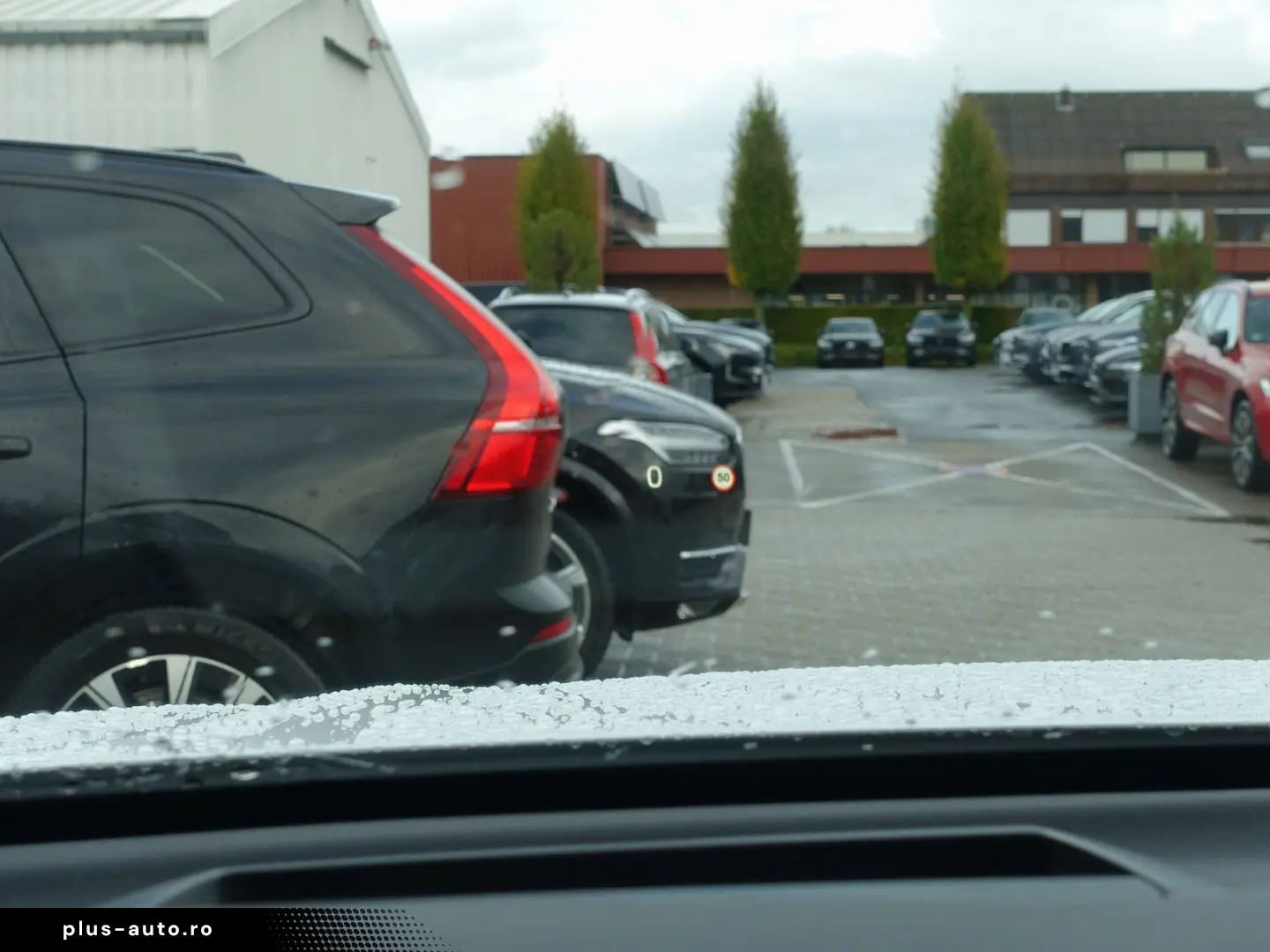 VOLVO XC60 Plus B5 AWD Four-C AHK HeadUp 360 Cam Pano