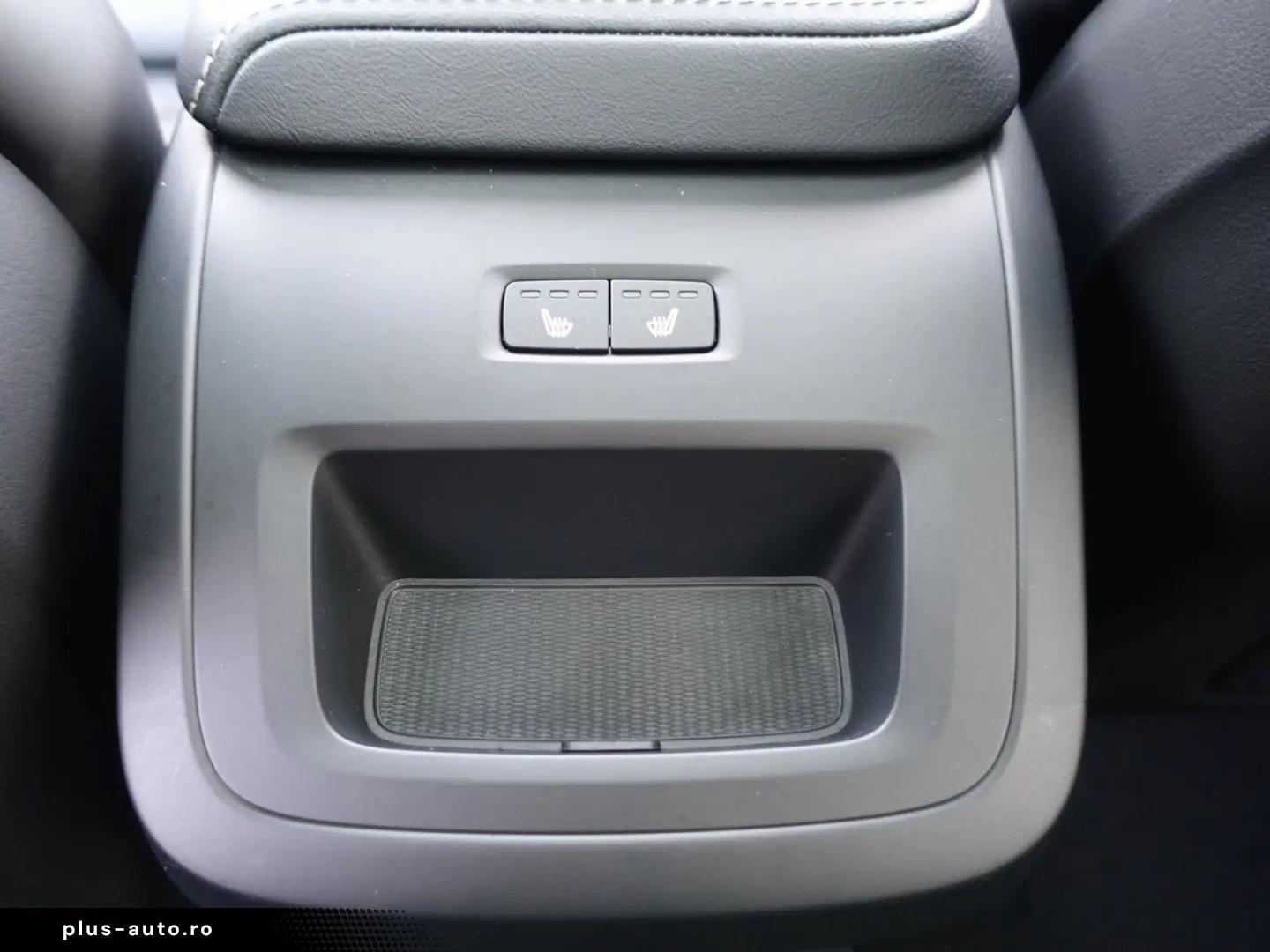 VOLVO XC60 Plus B5 AWD Four-C AHK HeadUp 360 Cam Pano