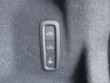 VOLVO XC60 Plus B5 AWD Four-C AHK HeadUp 360 Cam Pano