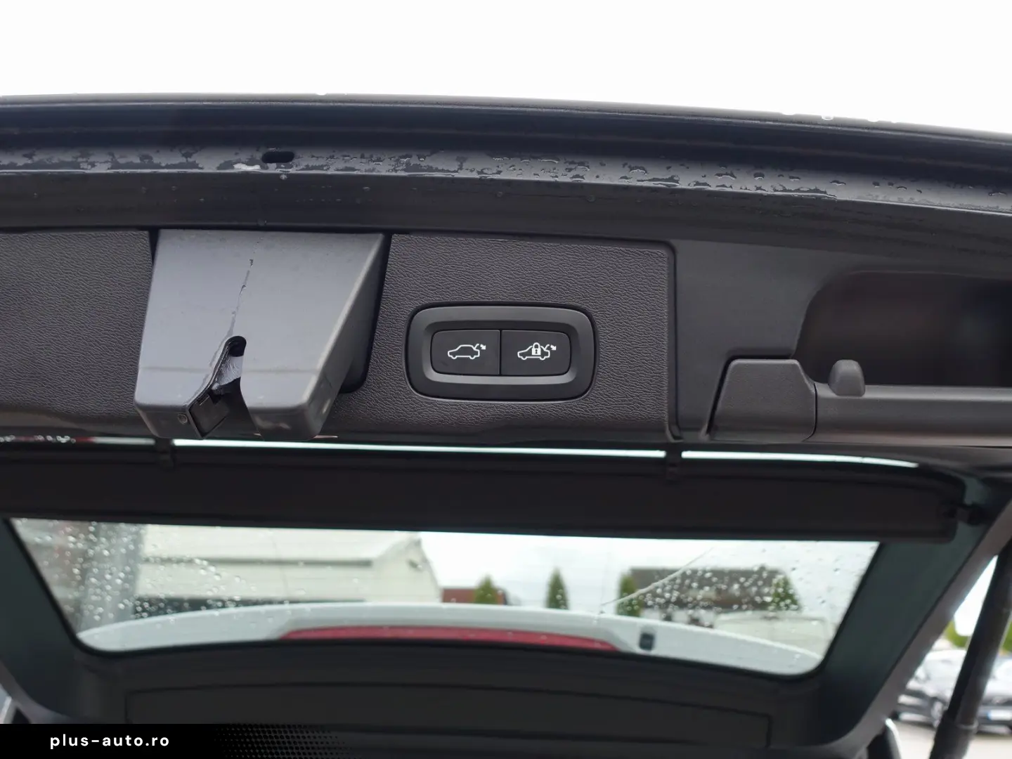 VOLVO XC60 Plus B5 AWD Four-C AHK HeadUp 360 Cam Pano