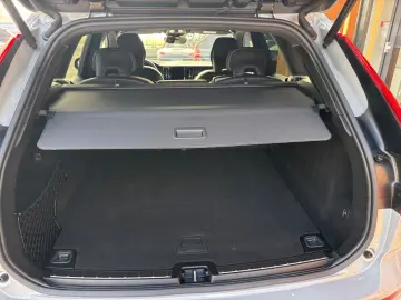 VOLVO XC60 Plus Dark AWD B4 Diesel EU6d StandHZG Leder