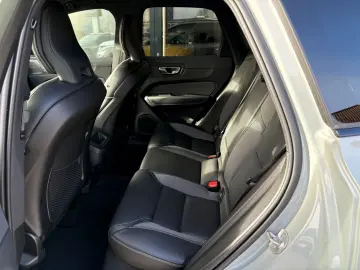 VOLVO XC60 Plus Dark AWD B4 Diesel EU6d StandHZG Leder