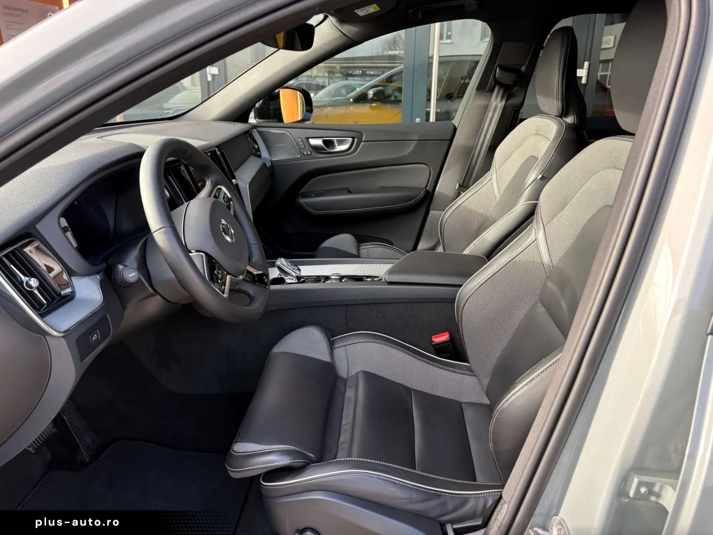 VOLVO XC60 Plus Dark AWD B4 Diesel EU6d StandHZG Leder