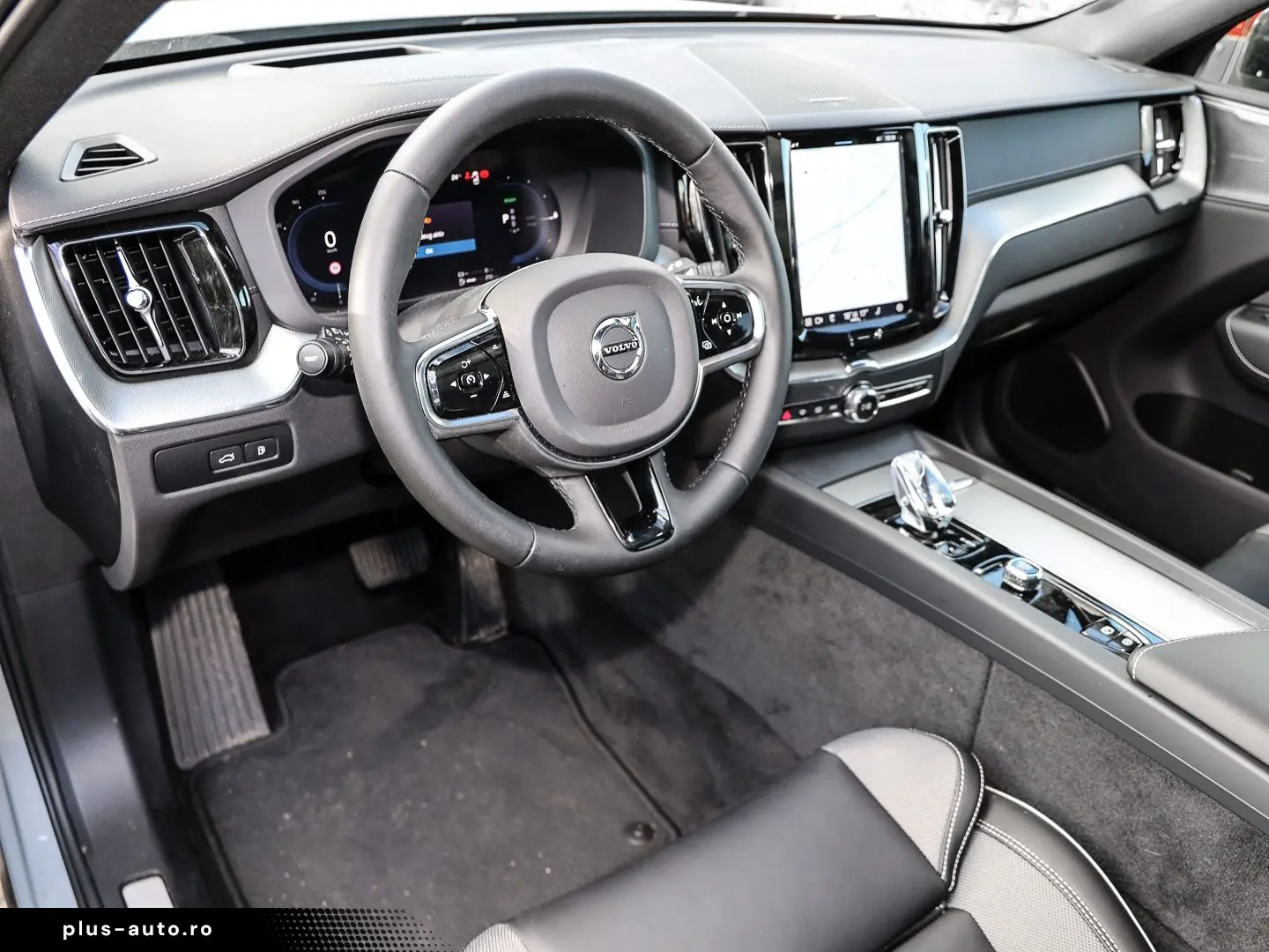 VOLVO XC60 Ultimate Dark Recharge Plug-In Hybrid AWD T