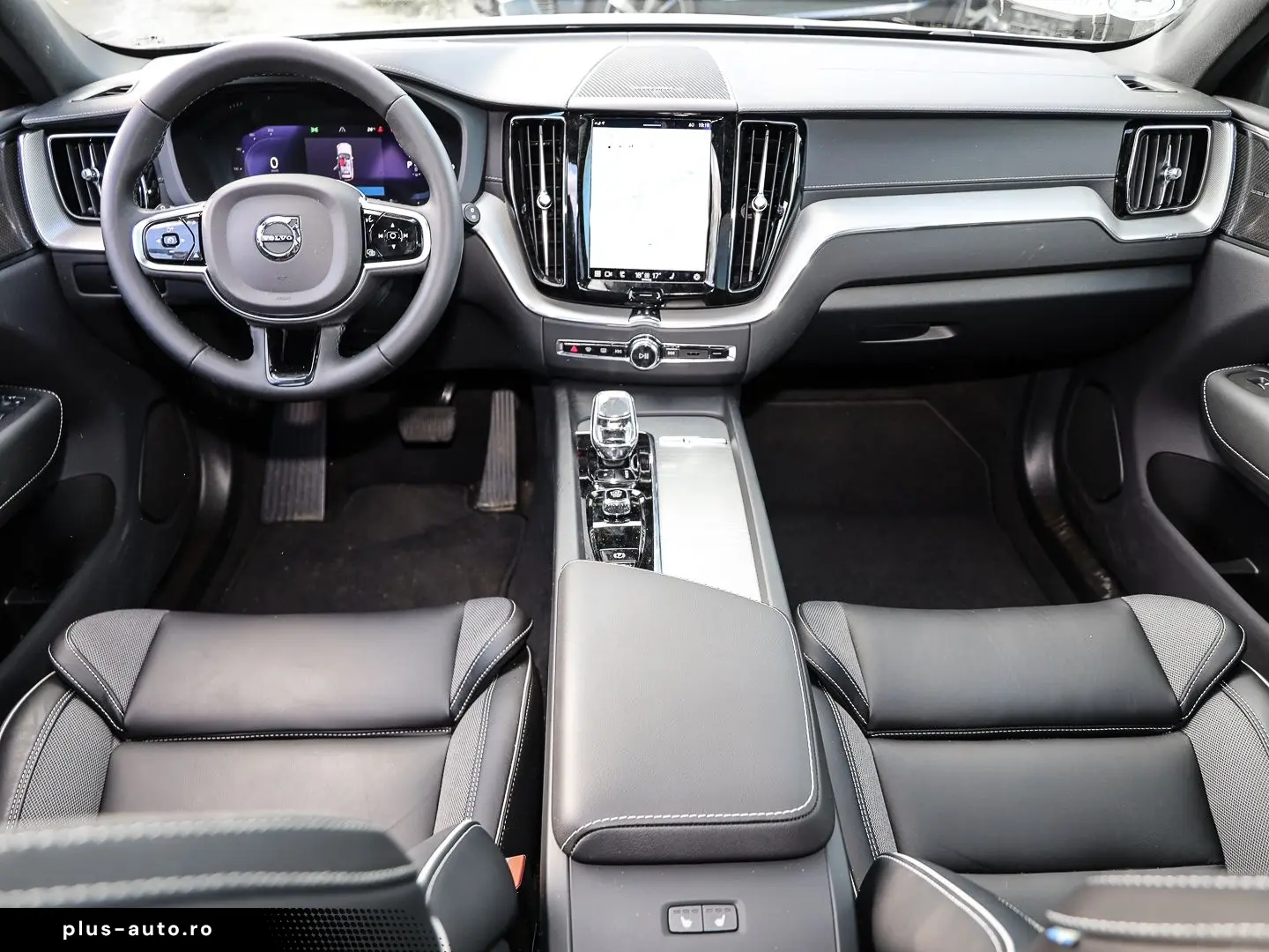 VOLVO XC60 Ultimate Dark Recharge Plug-In Hybrid AWD T