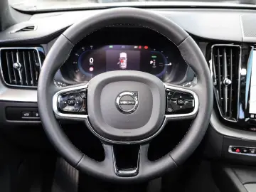 VOLVO XC60 Ultimate Dark Recharge Plug-In Hybrid AWD T