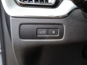 VOLVO XC60 Ultimate Dark Recharge Plug-In Hybrid AWD T