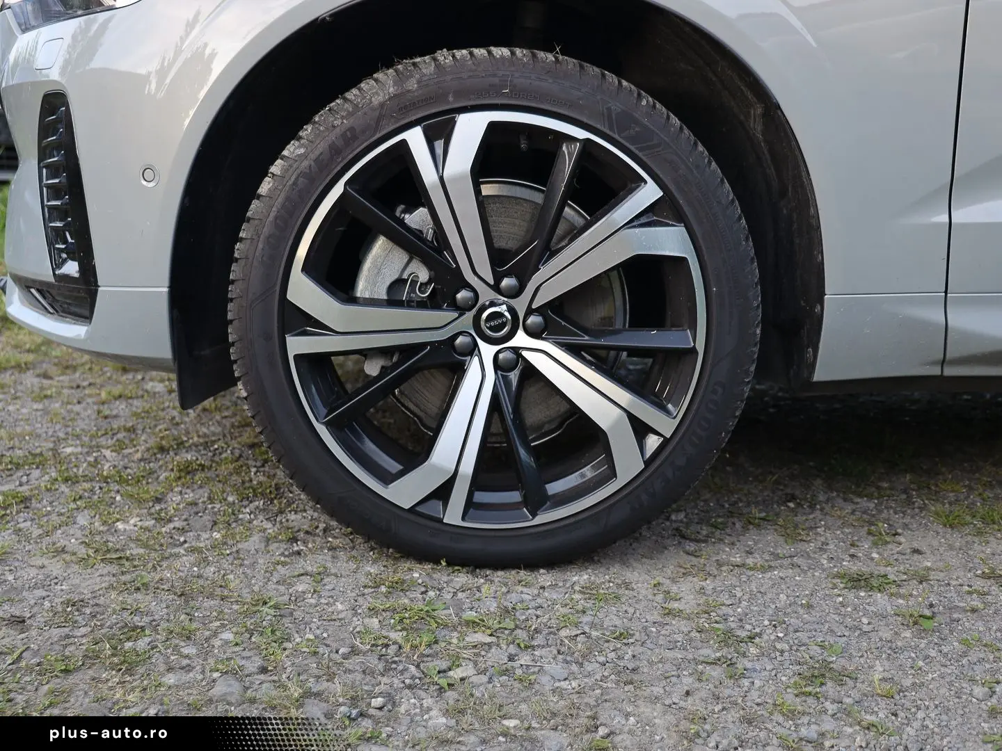 VOLVO XC60 Ultimate Dark Recharge Plug-In Hybrid AWD T