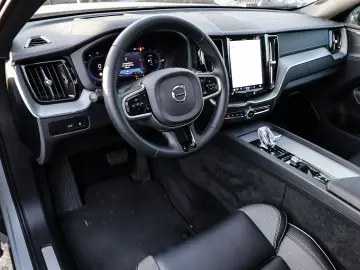 VOLVO XC60 Ultimate Dark Recharge Plug-In Hybrid AWD T