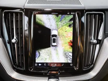 VOLVO XC60 Ultimate Dark Recharge Plug-In Hybrid AWD T