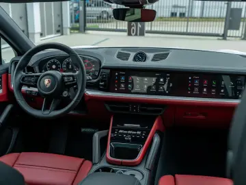 Porsche Cayenne Coupe   MY25   HD-Matrix