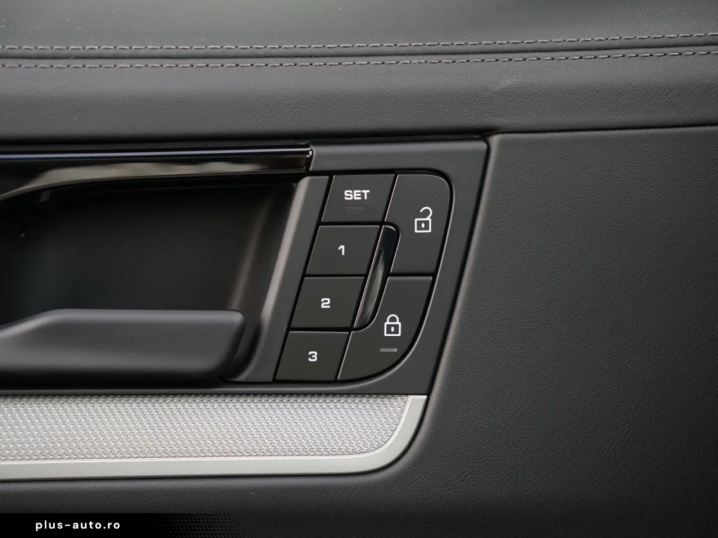 PORSCHE E-Hybrid Coupé INNODRIVE-PANO-SPORTABGAS-22TURBO