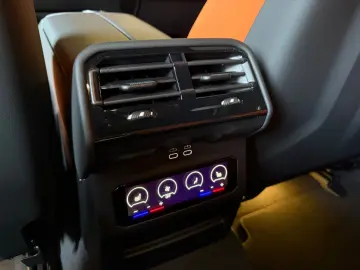 BMW M5 Lim Ultimate Frozen Keramik Merino Orange AHK