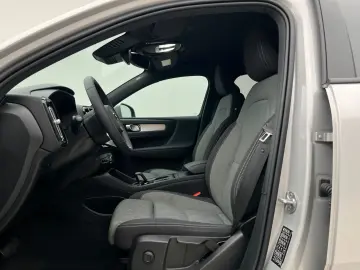 VOLVO XC40 B4 CORE AUT