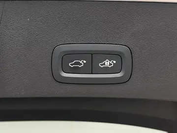 VOLVO XC40 B4 CORE AUT