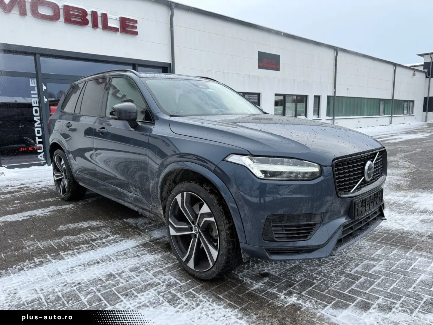 VOLVO XC90 Ultimate Dark Recharge AWD 7Sitze AHK Stand