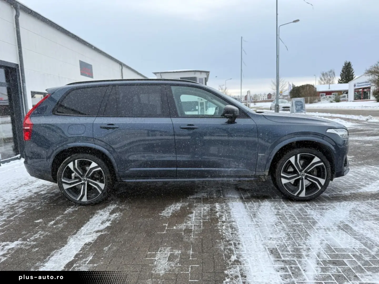 VOLVO XC90 Ultimate Dark Recharge AWD 7Sitze AHK Stand