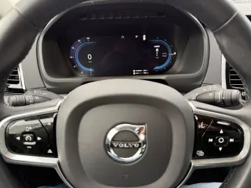 VOLVO XC90 Ultimate Dark Recharge AWD 7Sitze AHK Stand