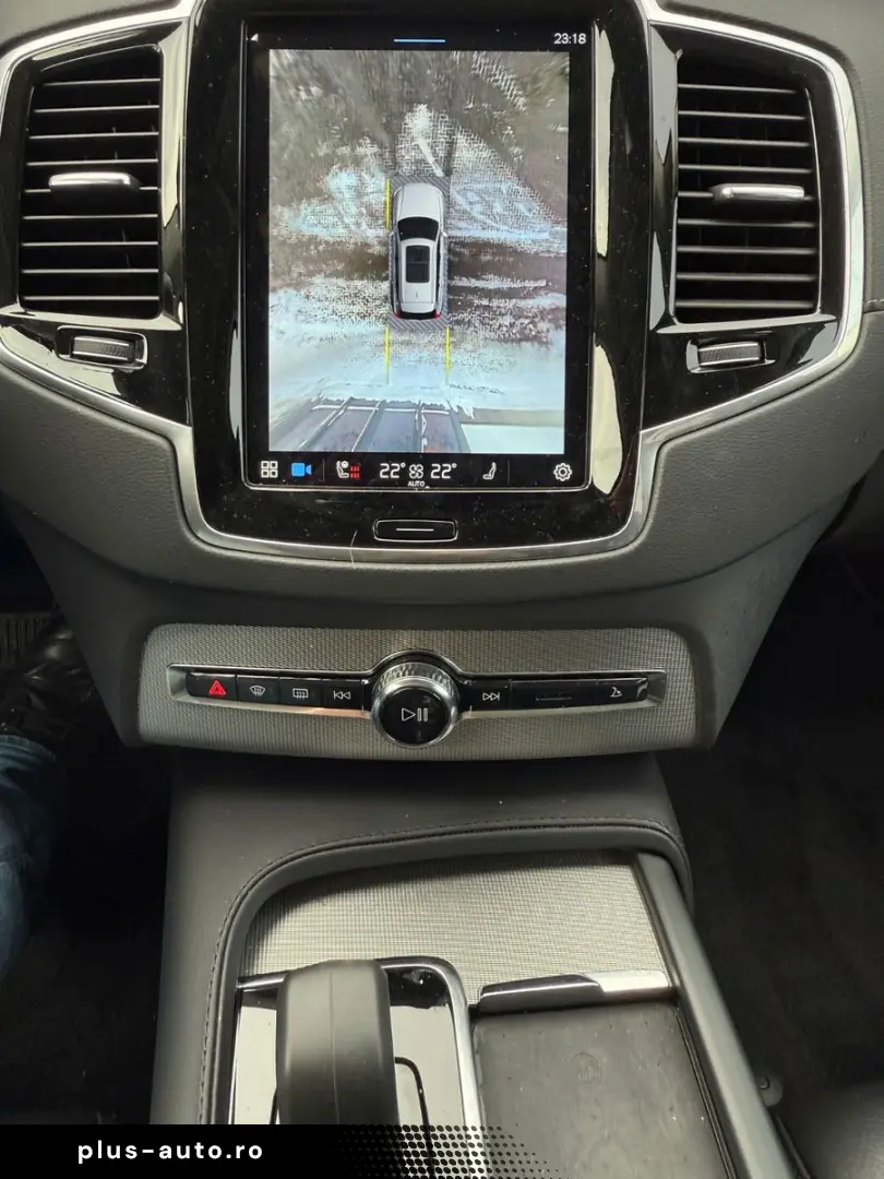 VOLVO XC90 Ultimate Dark Recharge AWD 7Sitze AHK Stand