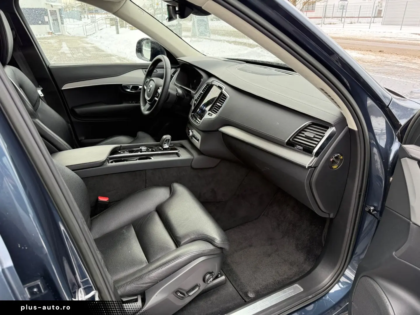 VOLVO XC90 Ultimate Dark Recharge AWD 7Sitze AHK Stand