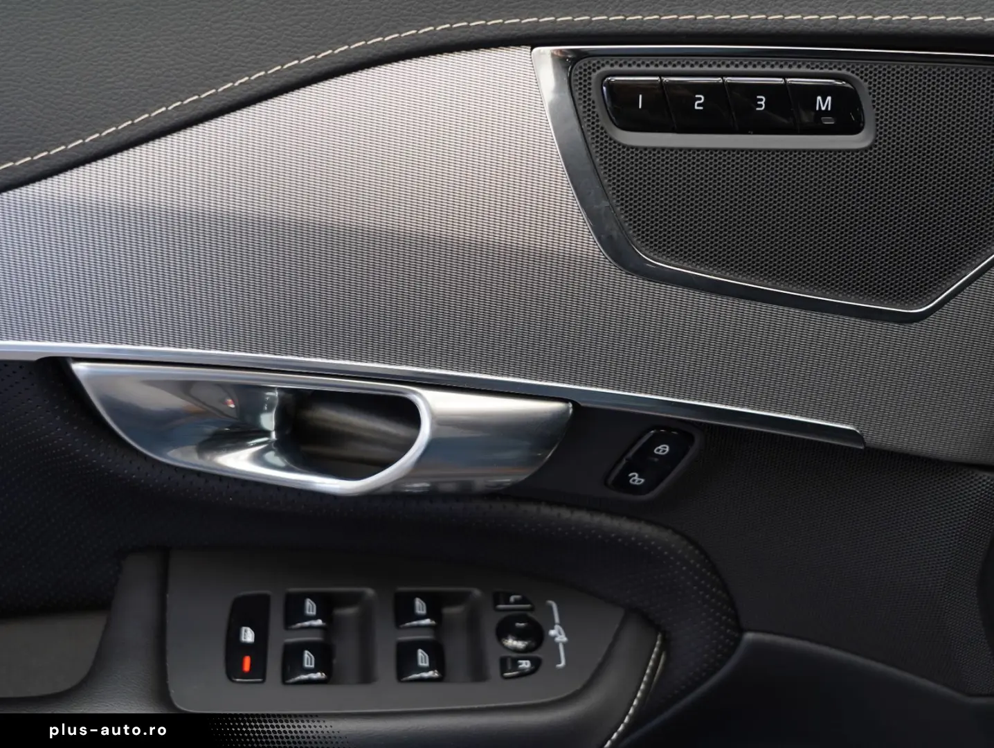 VOLVO XC90 T8 AWD TwinEngine Recharge R Design 7-Sitze