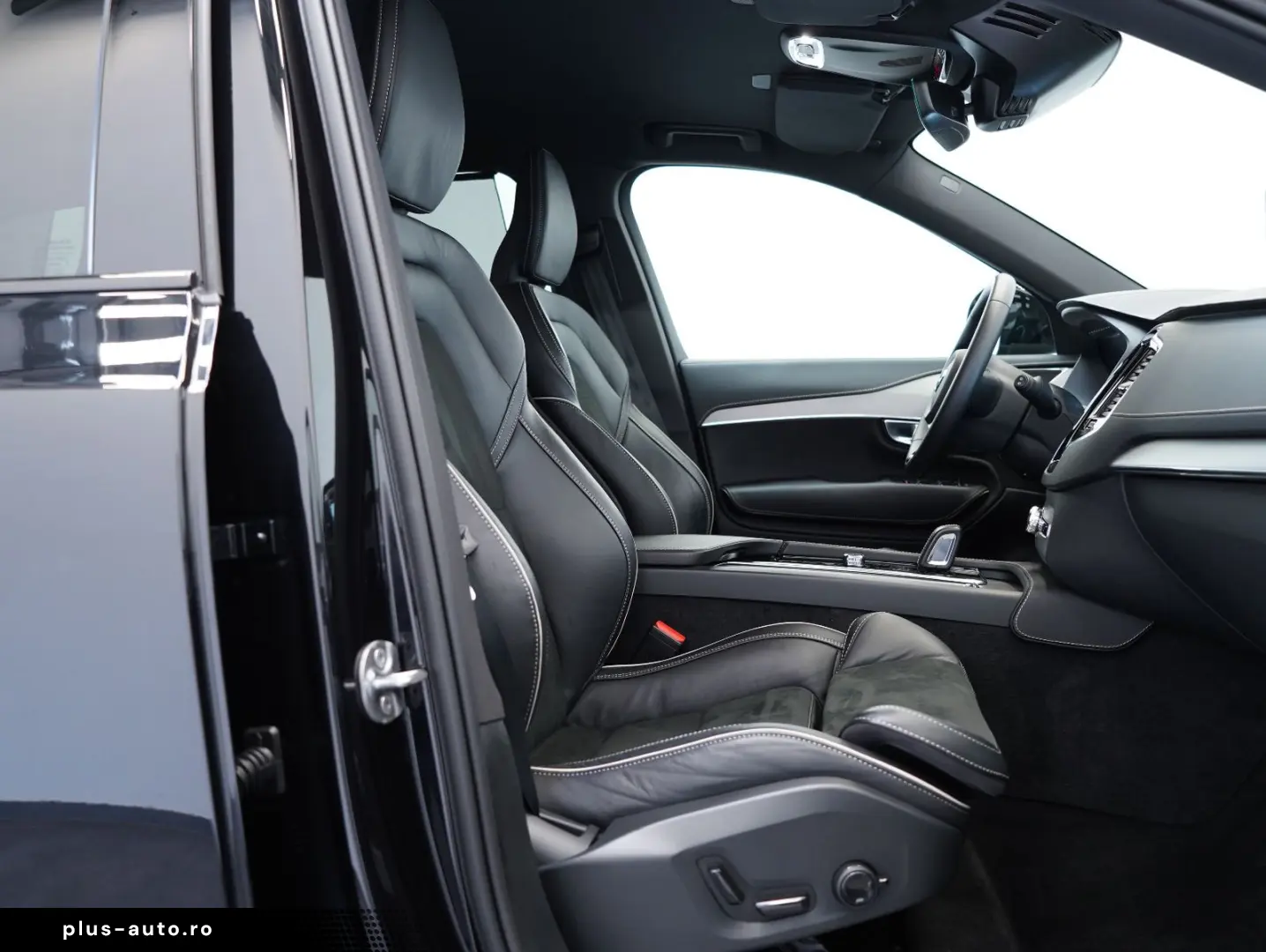 VOLVO XC90 T8 AWD TwinEngine Recharge R Design 7-Sitze