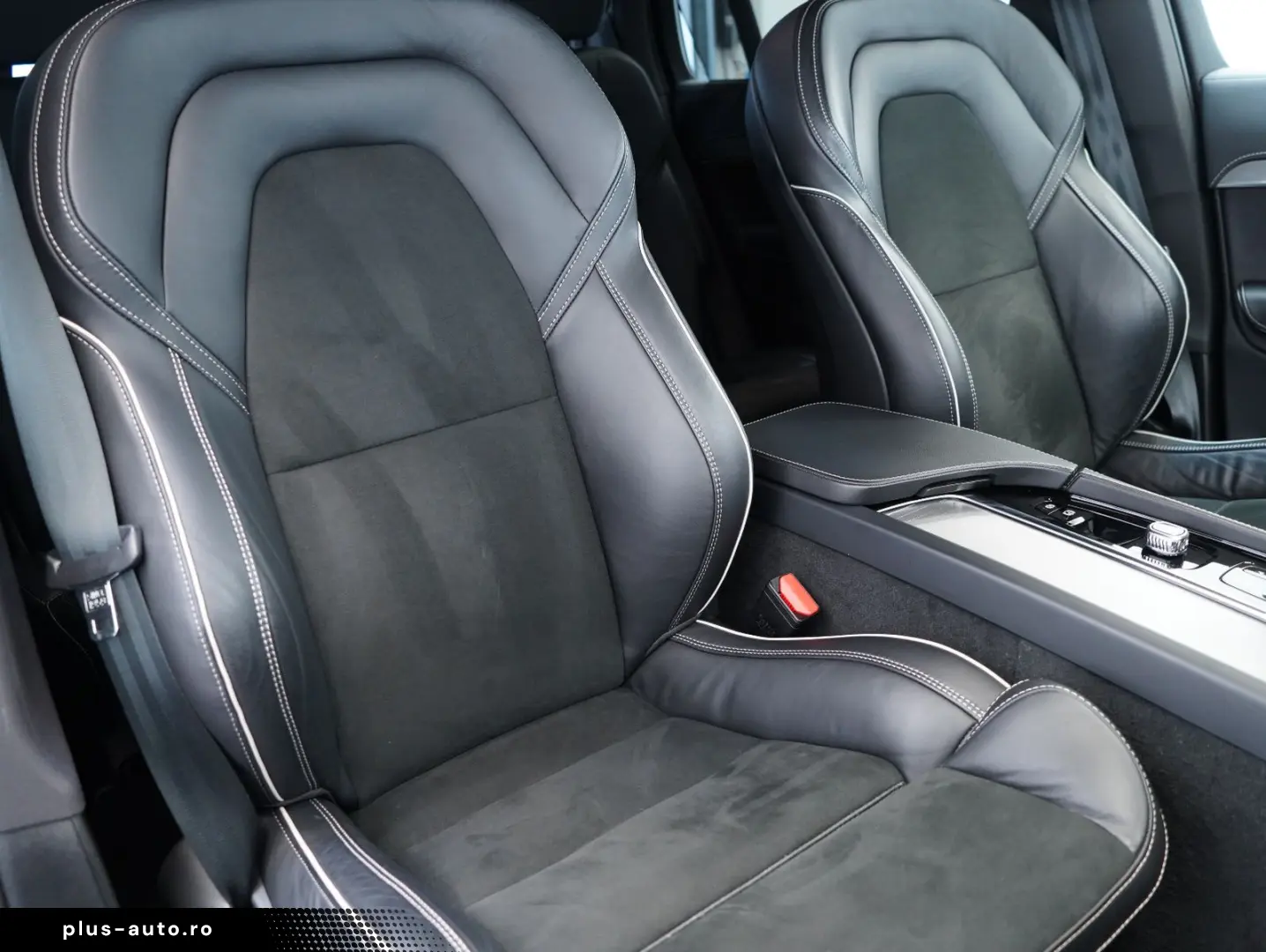 VOLVO XC90 T8 AWD TwinEngine Recharge R Design 7-Sitze