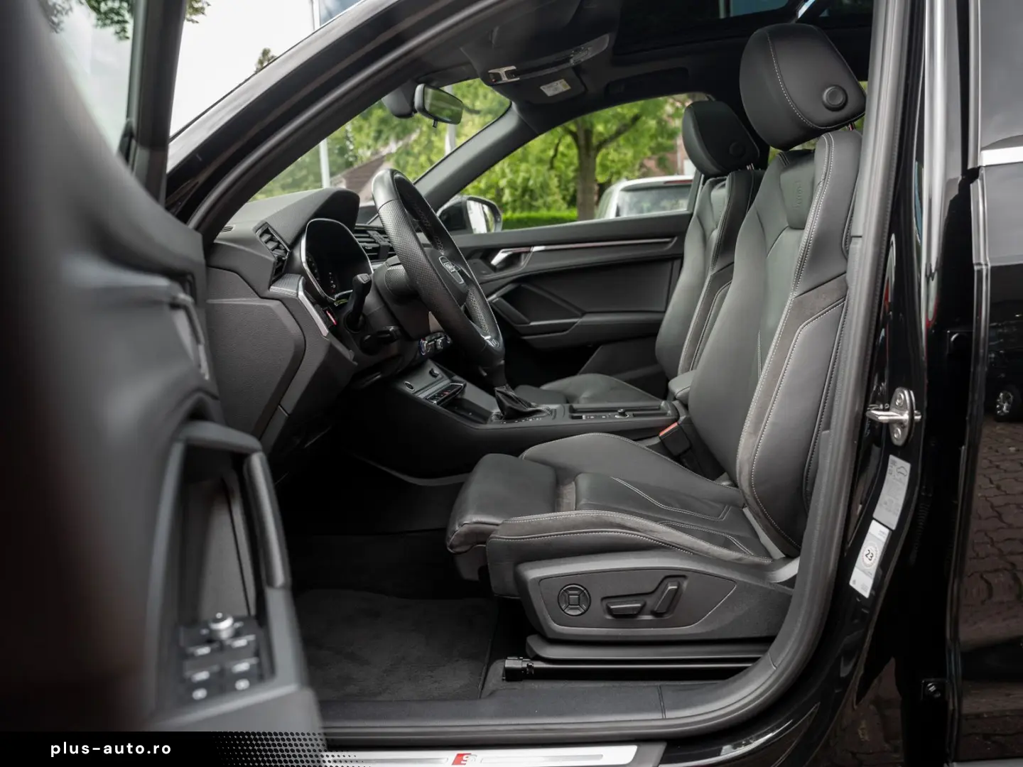 AUDI Q3 45 1.4 TFSI e basis Q3 45 TFSI e basis Pano