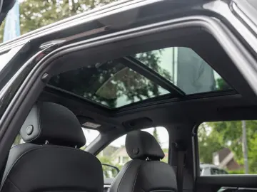 AUDI Q3 45 1.4 TFSI e basis Q3 45 TFSI e basis Pano