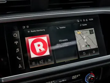 AUDI Q3 45 1.4 TFSI e basis Q3 45 TFSI e basis Pano