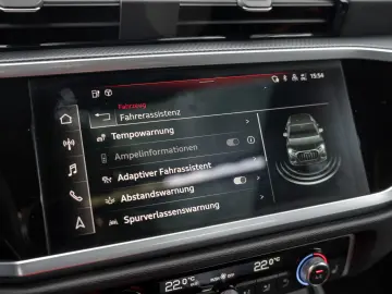 AUDI Q3 45 1.4 TFSI e basis Q3 45 TFSI e basis Pano