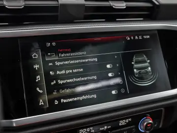 AUDI Q3 45 1.4 TFSI e basis Q3 45 TFSI e basis Pano