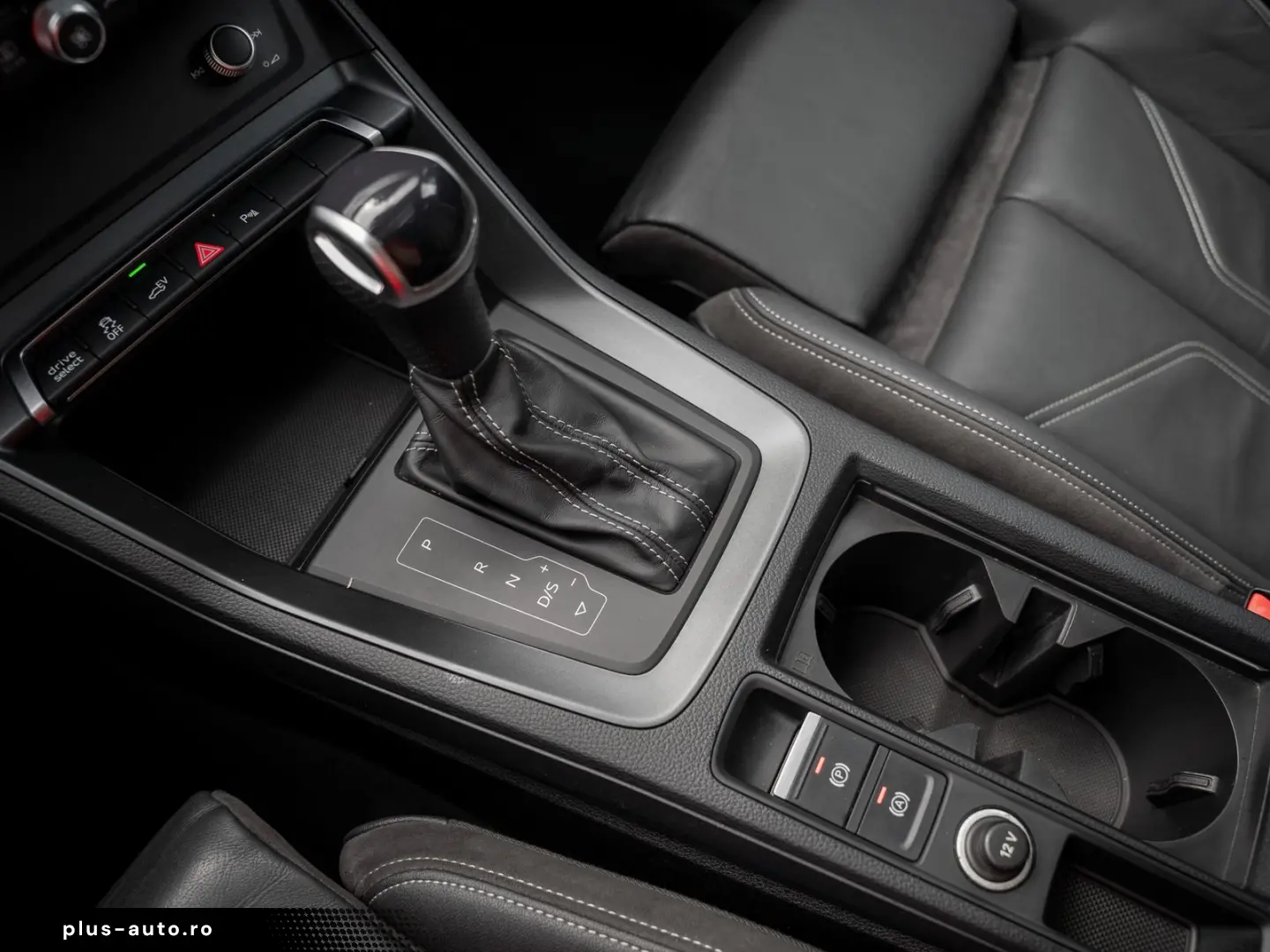 AUDI Q3 45 1.4 TFSI e basis Q3 45 TFSI e basis Pano