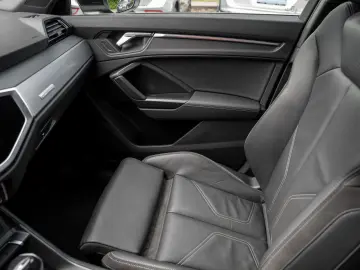 AUDI Q3 45 1.4 TFSI e basis Q3 45 TFSI e basis Pano