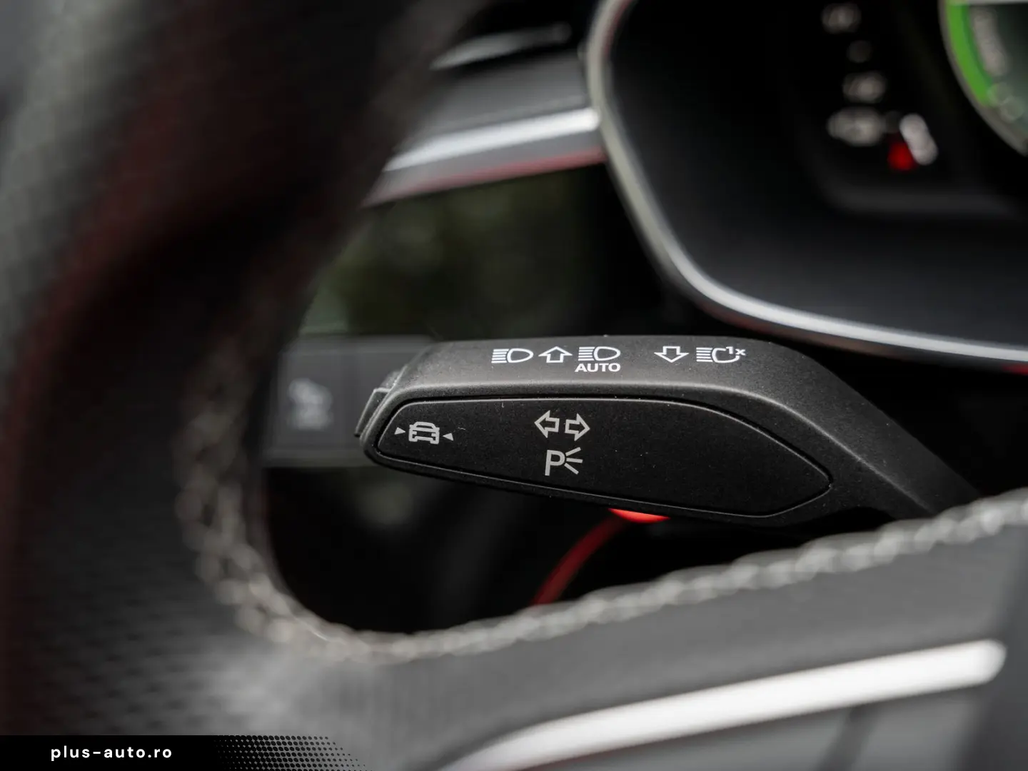 AUDI Q3 45 1.4 TFSI e basis Q3 45 TFSI e basis Pano