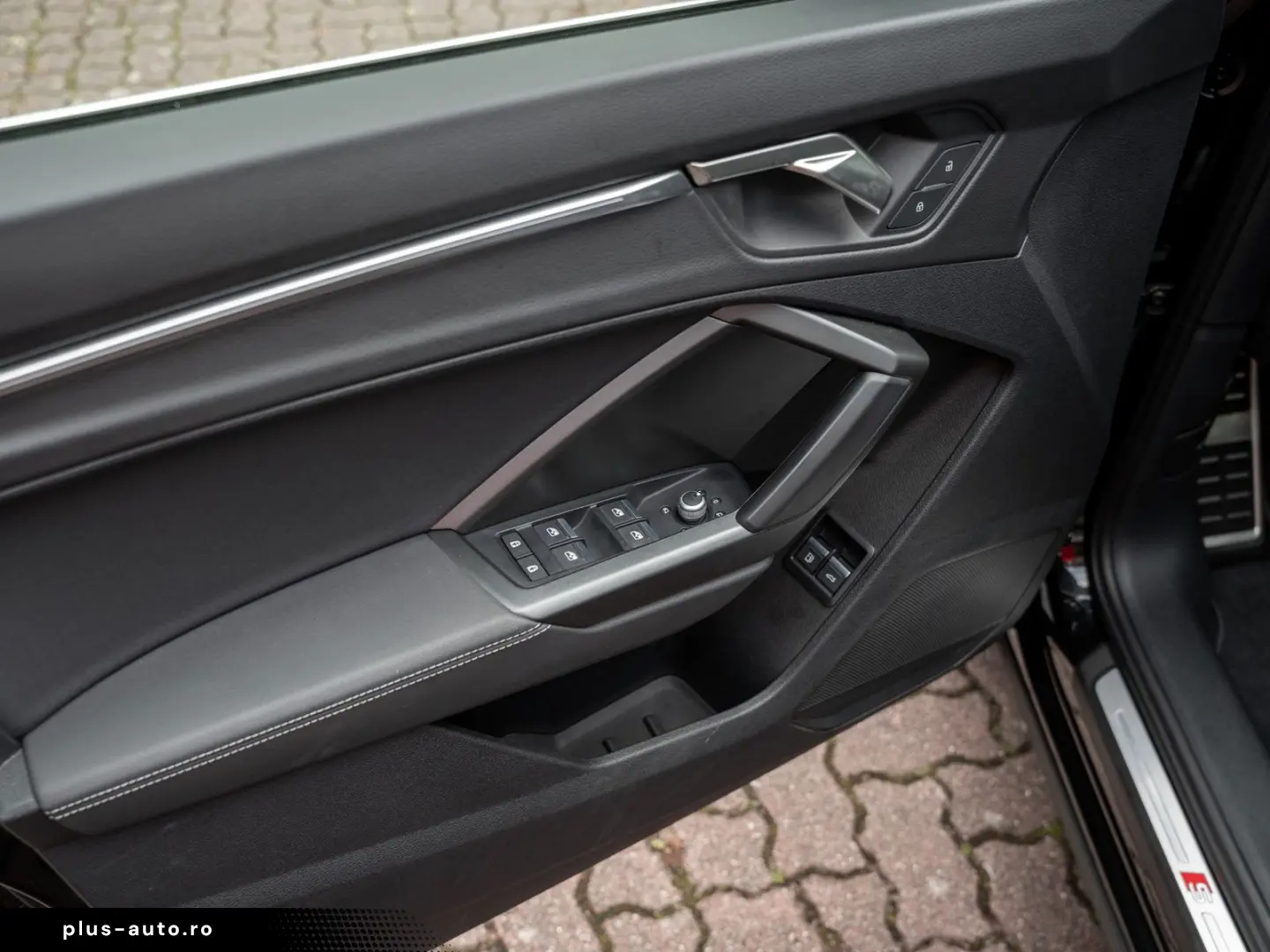 AUDI Q3 45 1.4 TFSI e basis Q3 45 TFSI e basis Pano