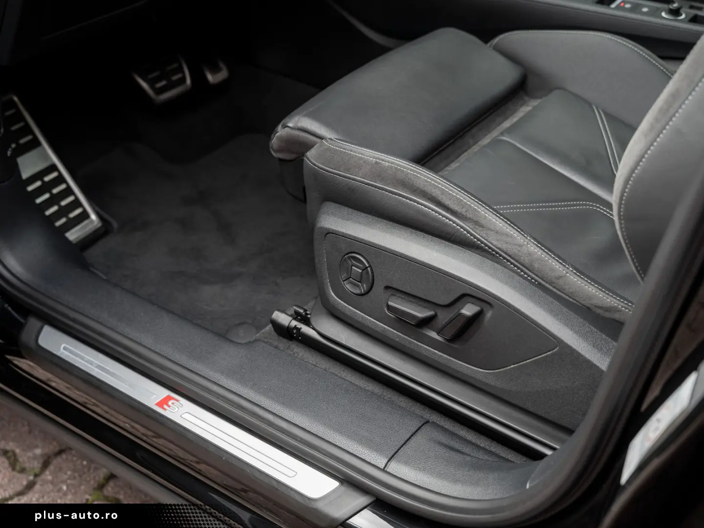 AUDI Q3 45 1.4 TFSI e basis Q3 45 TFSI e basis Pano