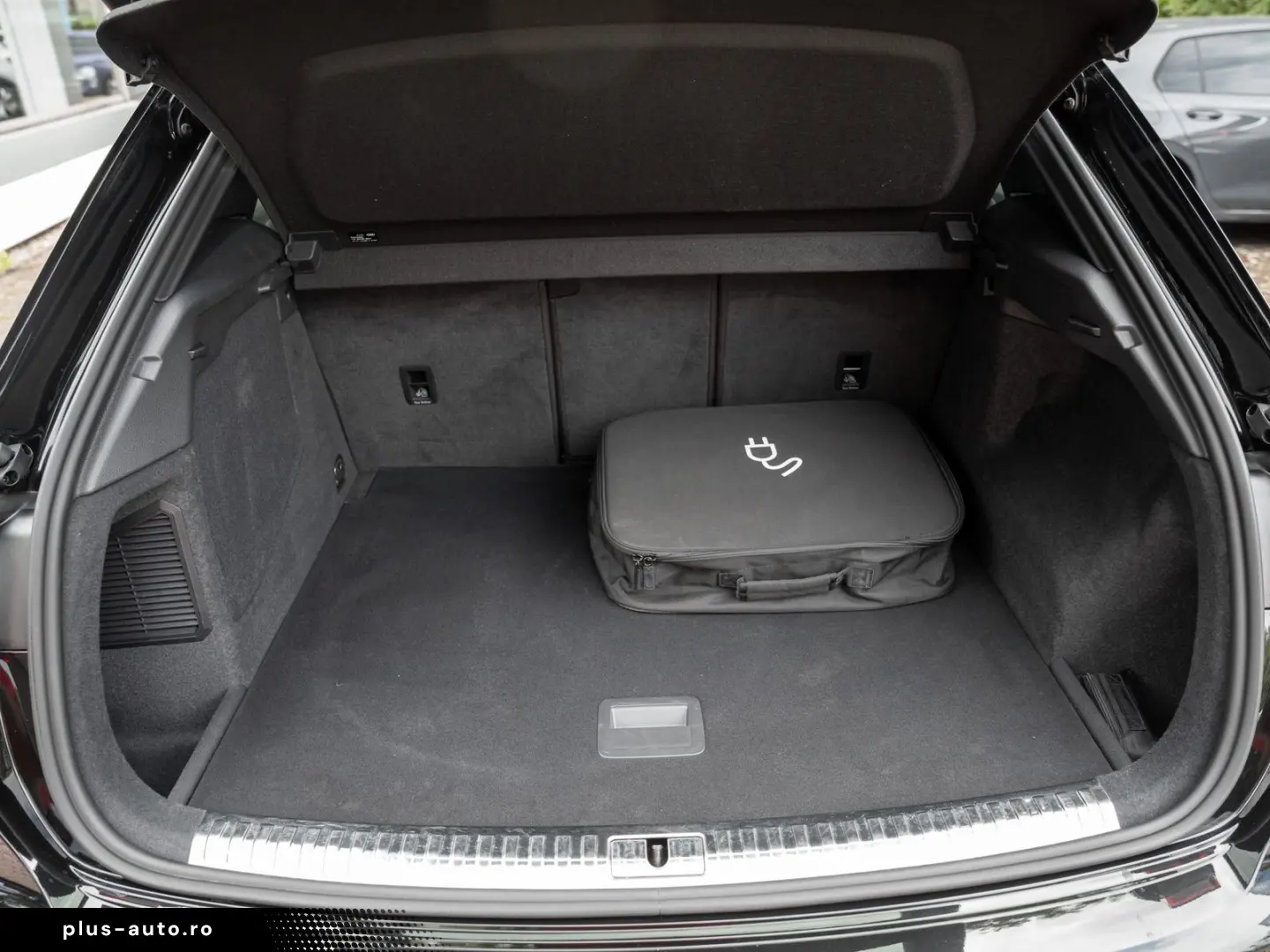 AUDI Q3 45 1.4 TFSI e basis Q3 45 TFSI e basis Pano