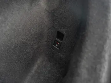 AUDI Q3 45 1.4 TFSI e basis Q3 45 TFSI e basis Pano