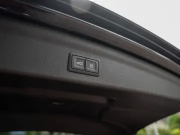 AUDI Q3 45 1.4 TFSI e basis Q3 45 TFSI e basis Pano