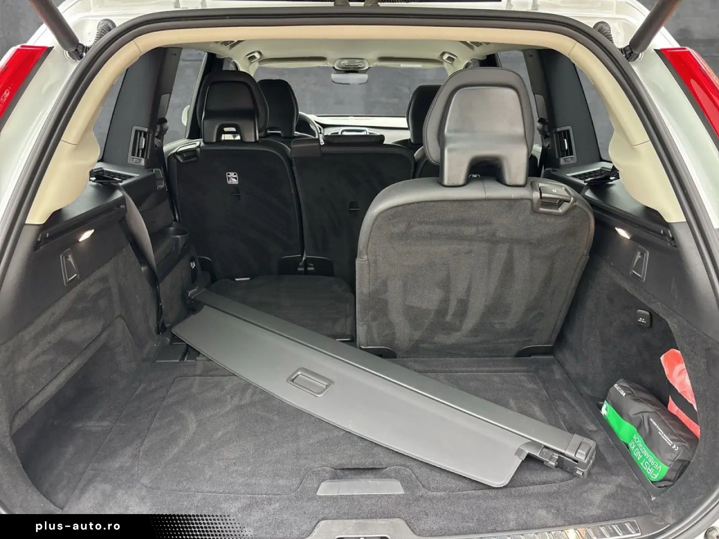 VOLVO XC90 T8 AWD Core Plug-In (EURO 6d) Klima Leder