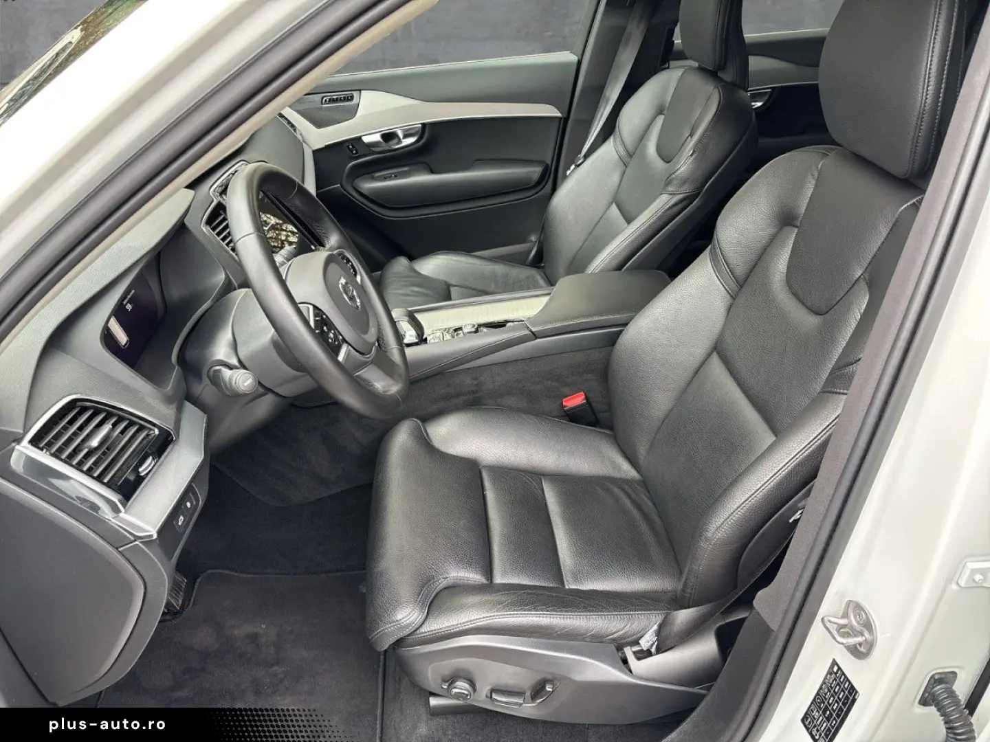 VOLVO XC90 T8 AWD Core Plug-In (EURO 6d) Klima Leder