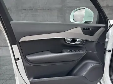 VOLVO XC90 T8 AWD Core Plug-In (EURO 6d) Klima Leder