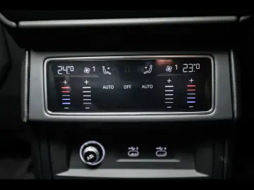 LAMBORGHINI Urus S 666 CH AKRAPOVIC CARBON AHK B&O 3&hellip;