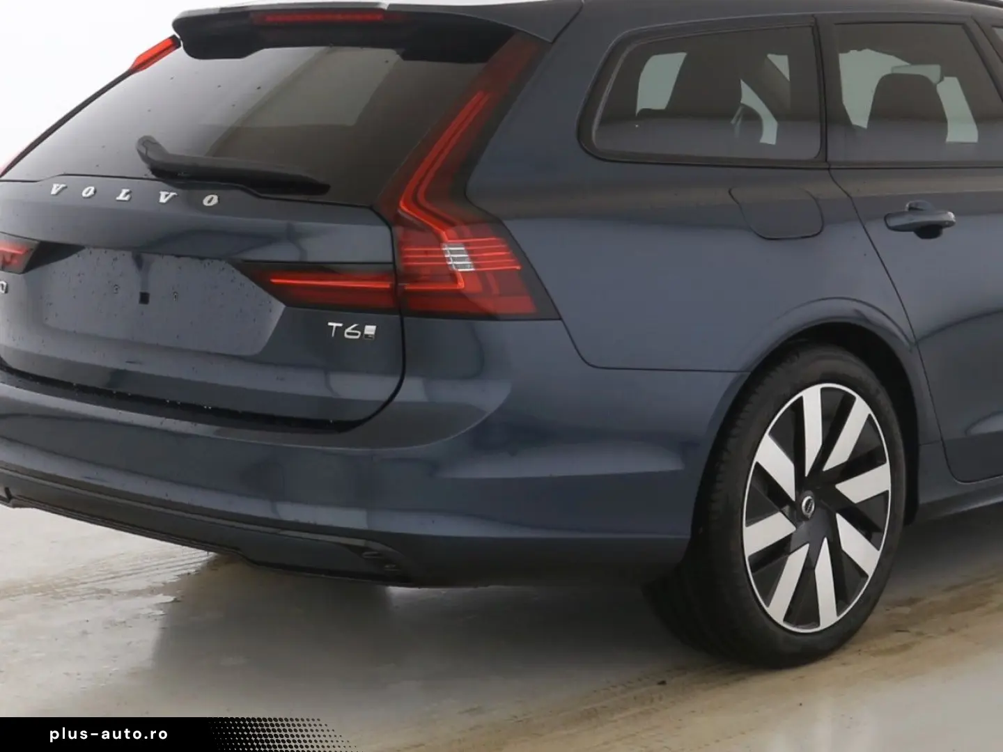 VOLVO V90 T6 Plus Dark Recharge Plug-In Hybrid AWD